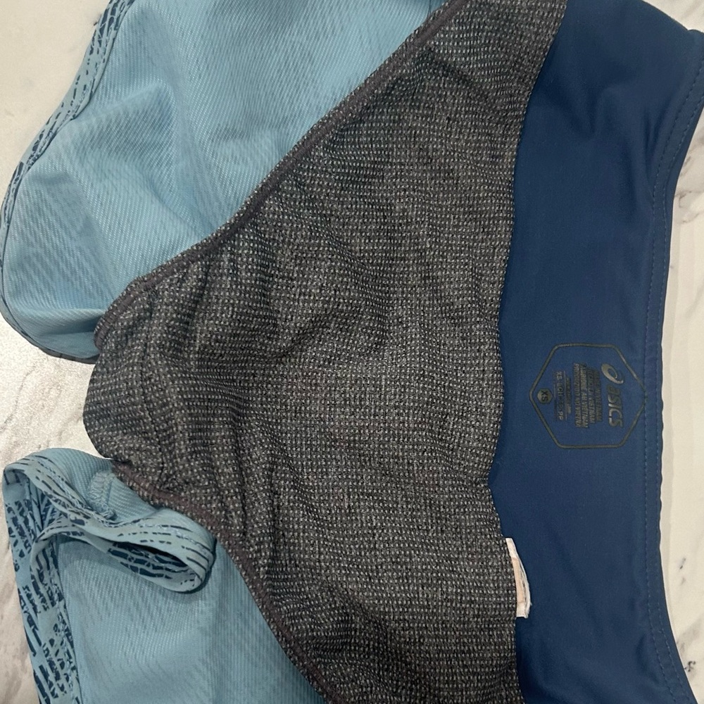 ASICS running shorts - Picture 2 of 4